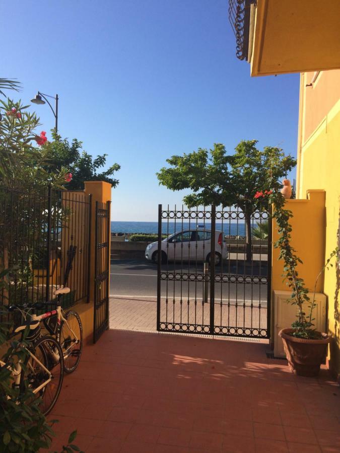 Bistrot Del Mare Apartment Santo Stefano al Mare Ngoại thất bức ảnh
