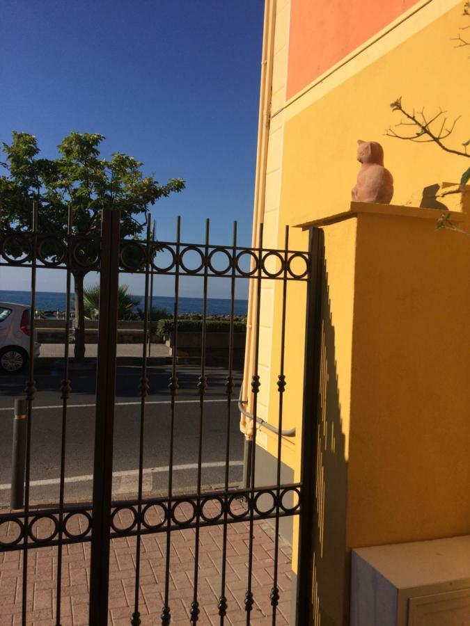 Bistrot Del Mare Apartment Santo Stefano al Mare Ngoại thất bức ảnh