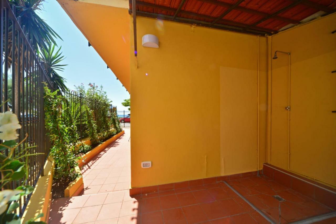 Bistrot Del Mare Apartment Santo Stefano al Mare Ngoại thất bức ảnh